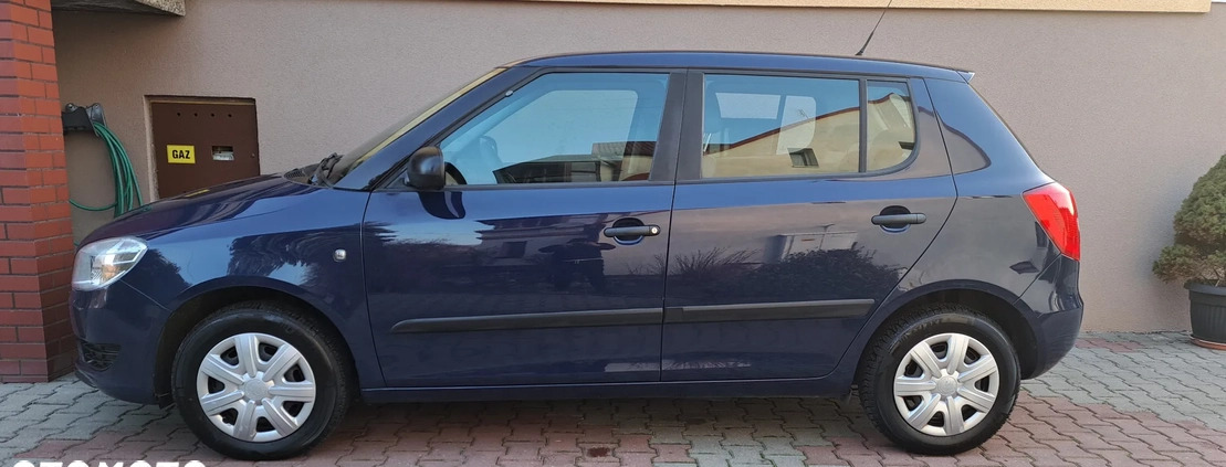 Skoda Fabia cena 15990 przebieg: 215799, rok produkcji 2011 z Chodzież małe 211